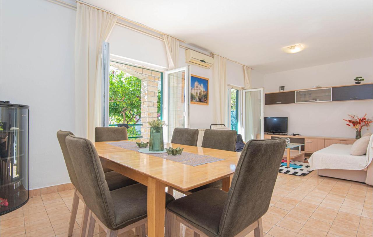 3 Bedroom Lovely Apartment In Brodarica Бродариця Екстер'єр фото