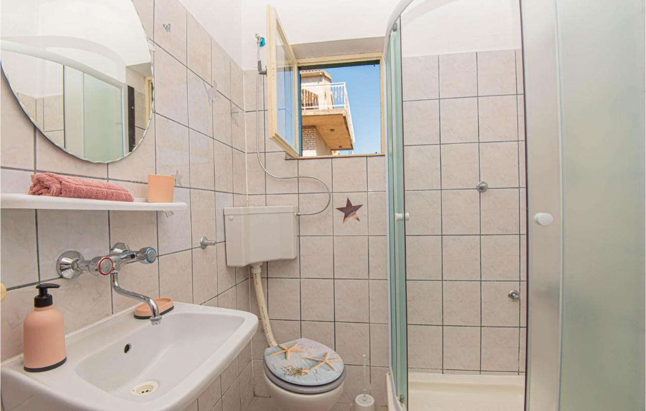 3 Bedroom Lovely Apartment In Brodarica Бродариця Екстер'єр фото