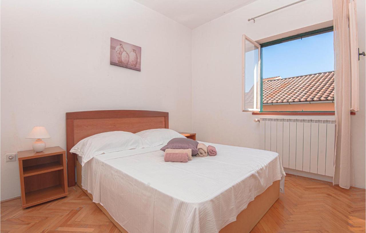 3 Bedroom Lovely Apartment In Brodarica Бродариця Екстер'єр фото