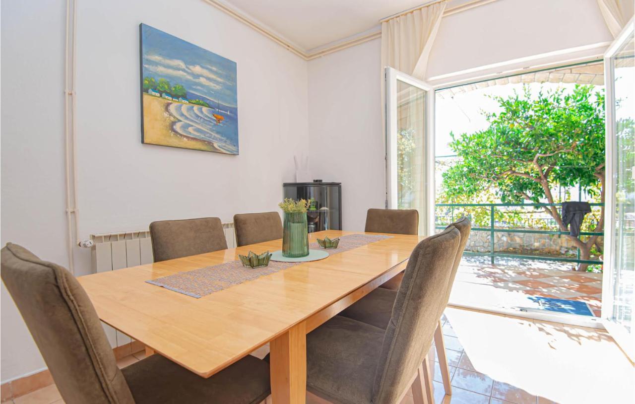 3 Bedroom Lovely Apartment In Brodarica Бродариця Екстер'єр фото
